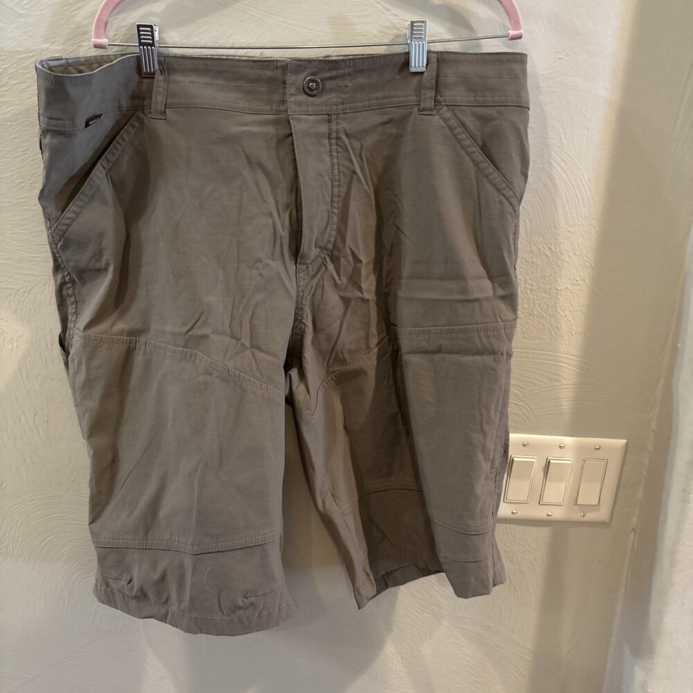 KUHL Renegade Men's Khaki Green ￼ Hiking Shorts Size 40 Gorpcore Athleisure ￼